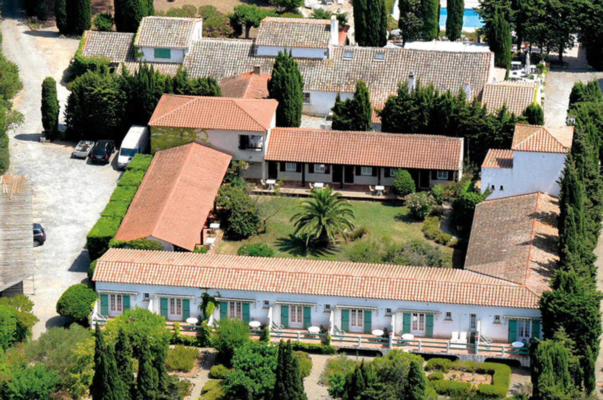 Relais du Val d'Orbieu est idéalement situé entre Narbonne et Lézignan-Corbières