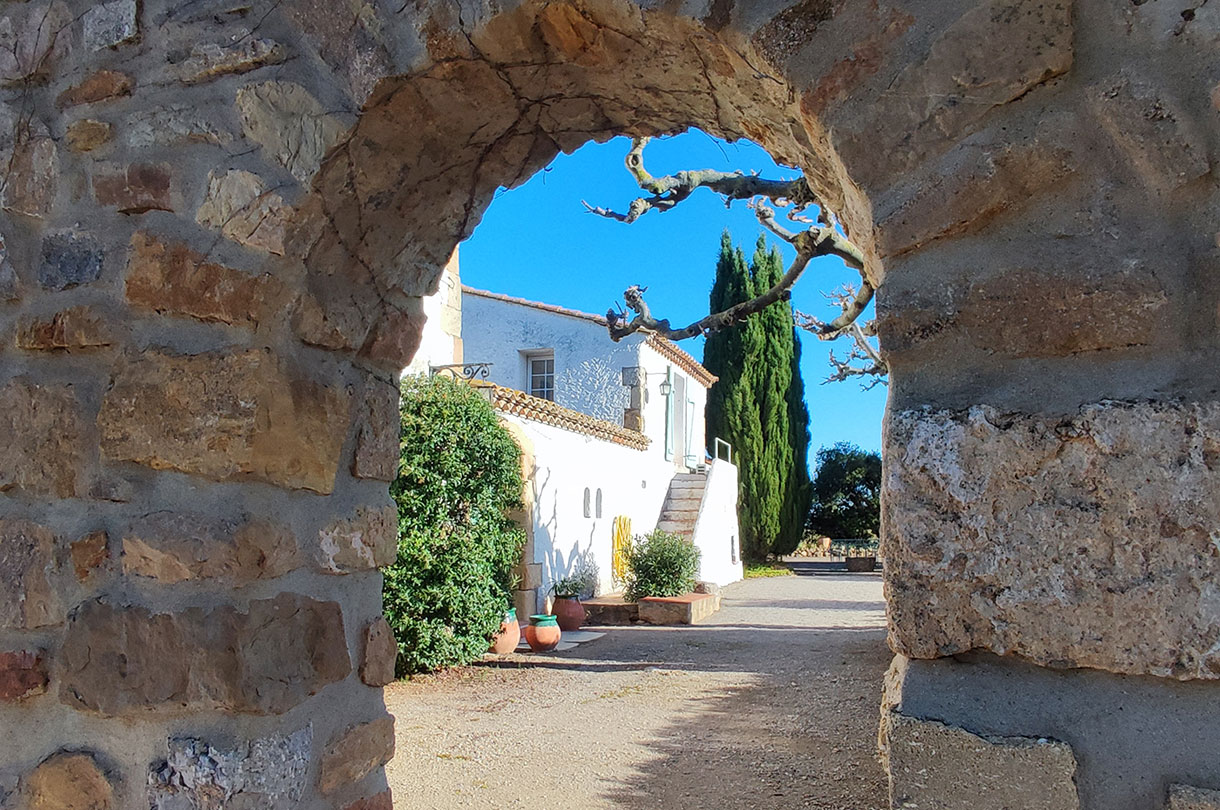 Le Relais du Val d’Orbieu près de Narbonne dans l’Aude, propose la location d’une salle pour l’organisation de vos séminaires