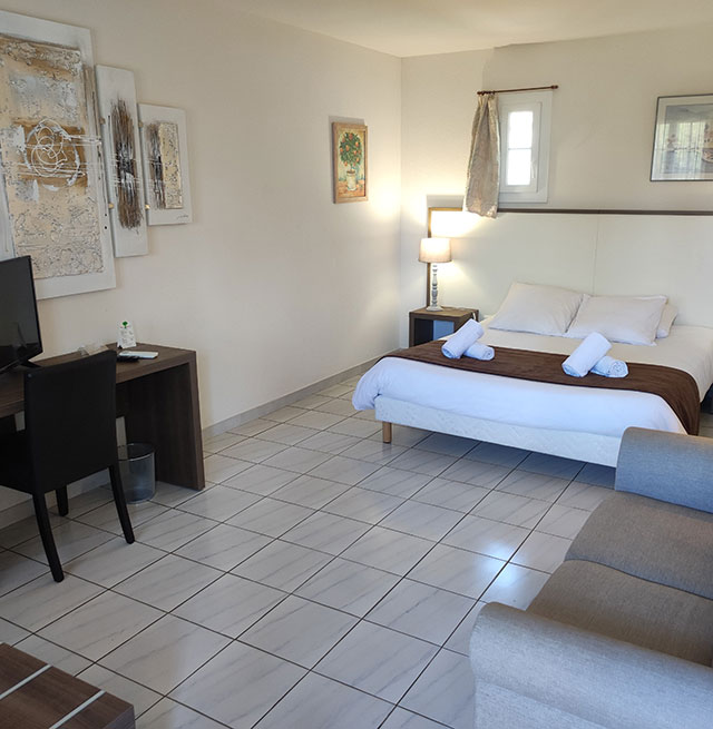 Suite familiale du Relais du Val d’Orbieu, hôtel entre Montredon des Corbières et Ornaisons